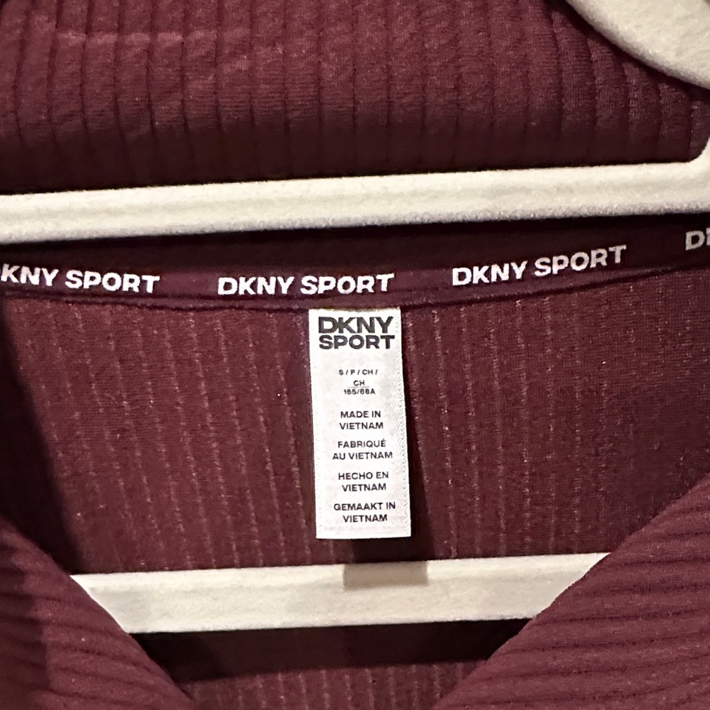NWOT DKNY Maroon Ribbed Turtleneck Top - Picture 2 of 7